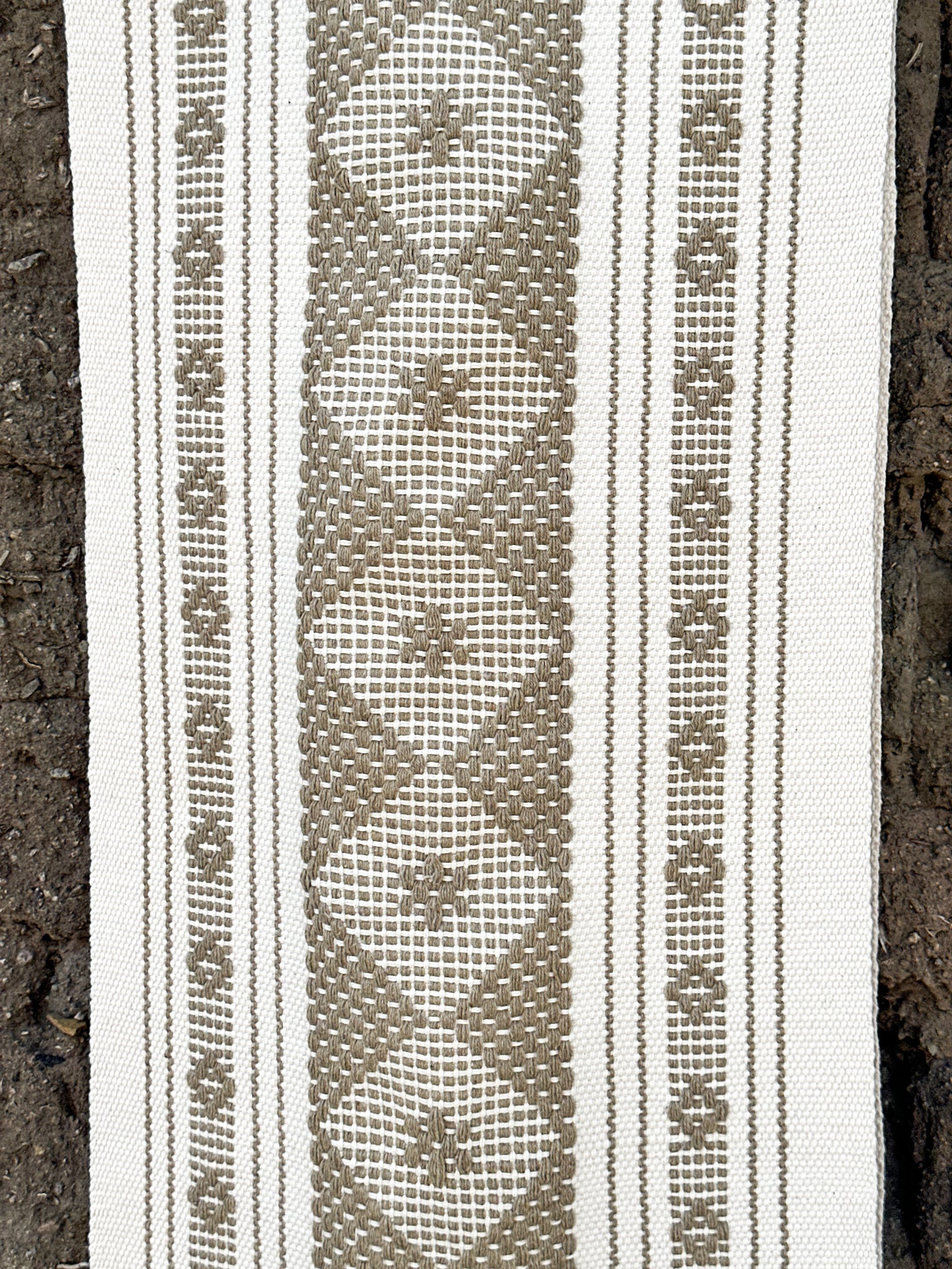 Paz Jalieza Table Runner