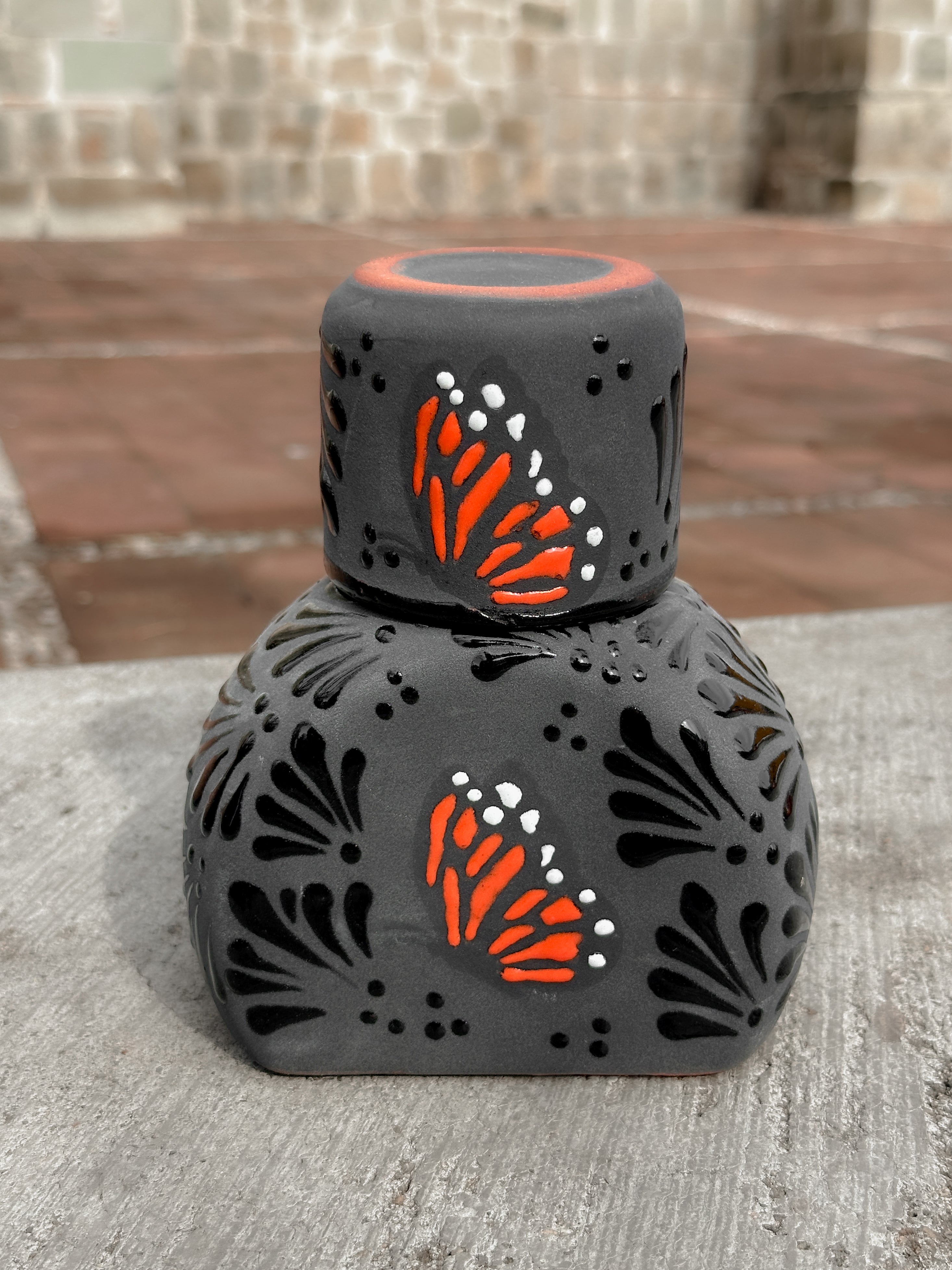 PRE-ORDER Black Butterfly Monarch Tequilero Decanter (SHIPS IN APPROX. 6-12 WEEKS)