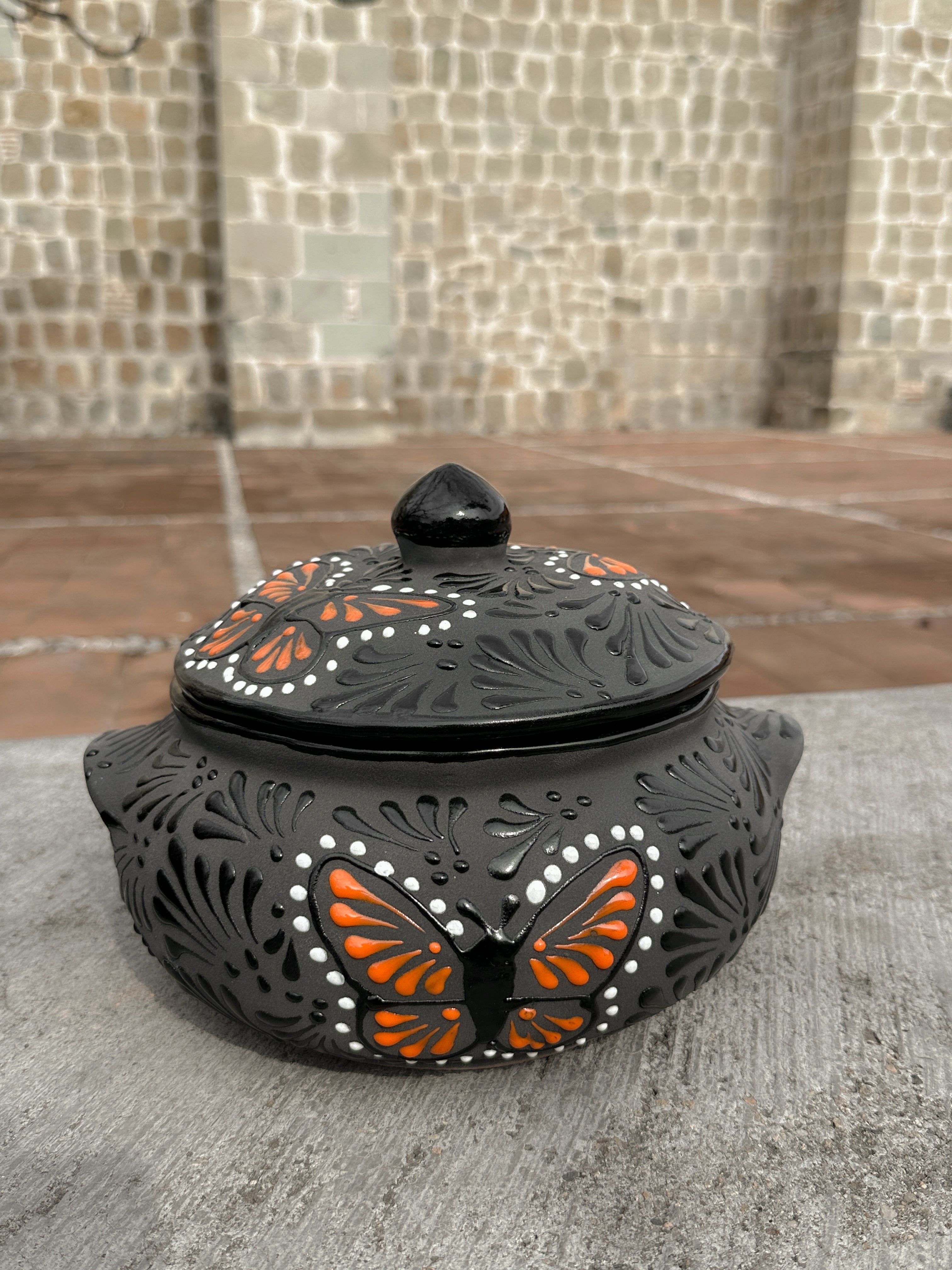 PRE-ORDER Black Butterfly Monarch Cazuela (SHIPS IN APPROX. 6-12 WEEKS)