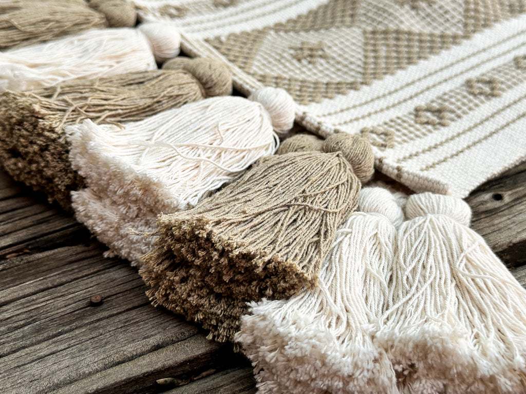 Paz Jalieza Table Runner