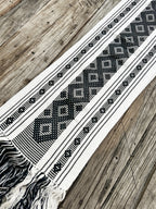 Anochecer Jalieza Table Runner