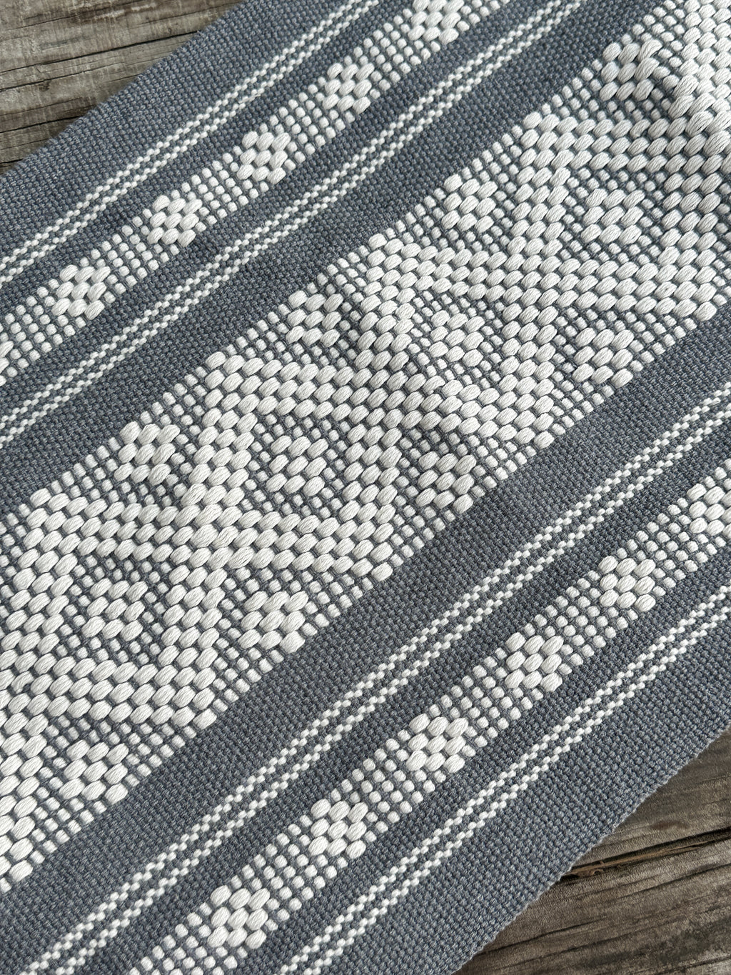 Agata Jalieza Table Runner