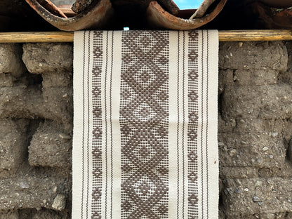 Montañas Jalieza Table Runner