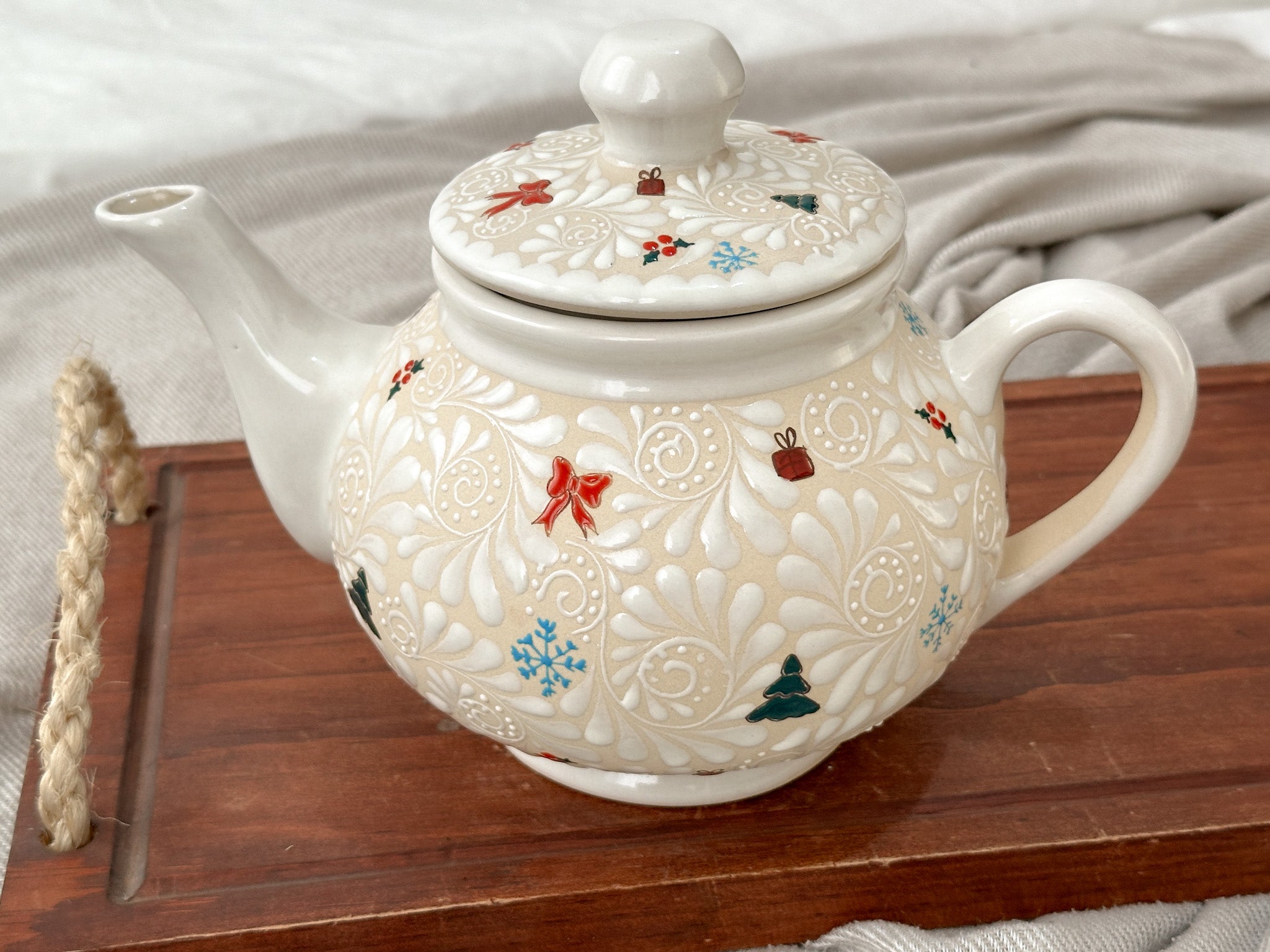 Christmas Tea Pot
