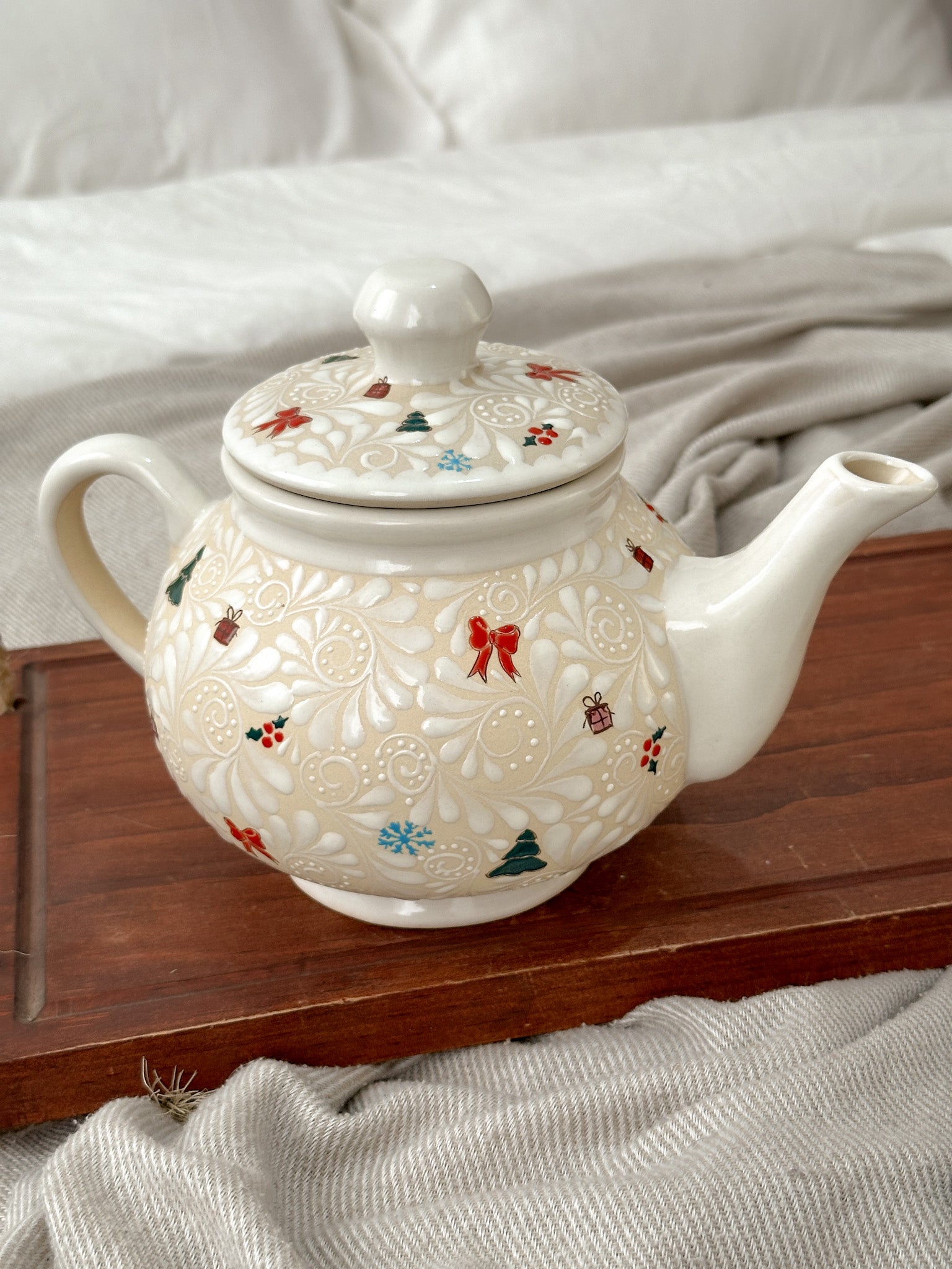 Christmas Tea Pot