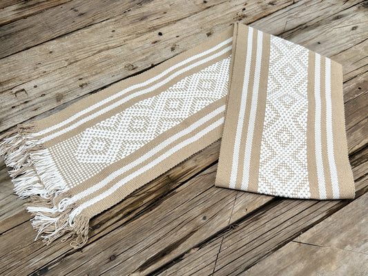 Luz Jalieza Table Runner