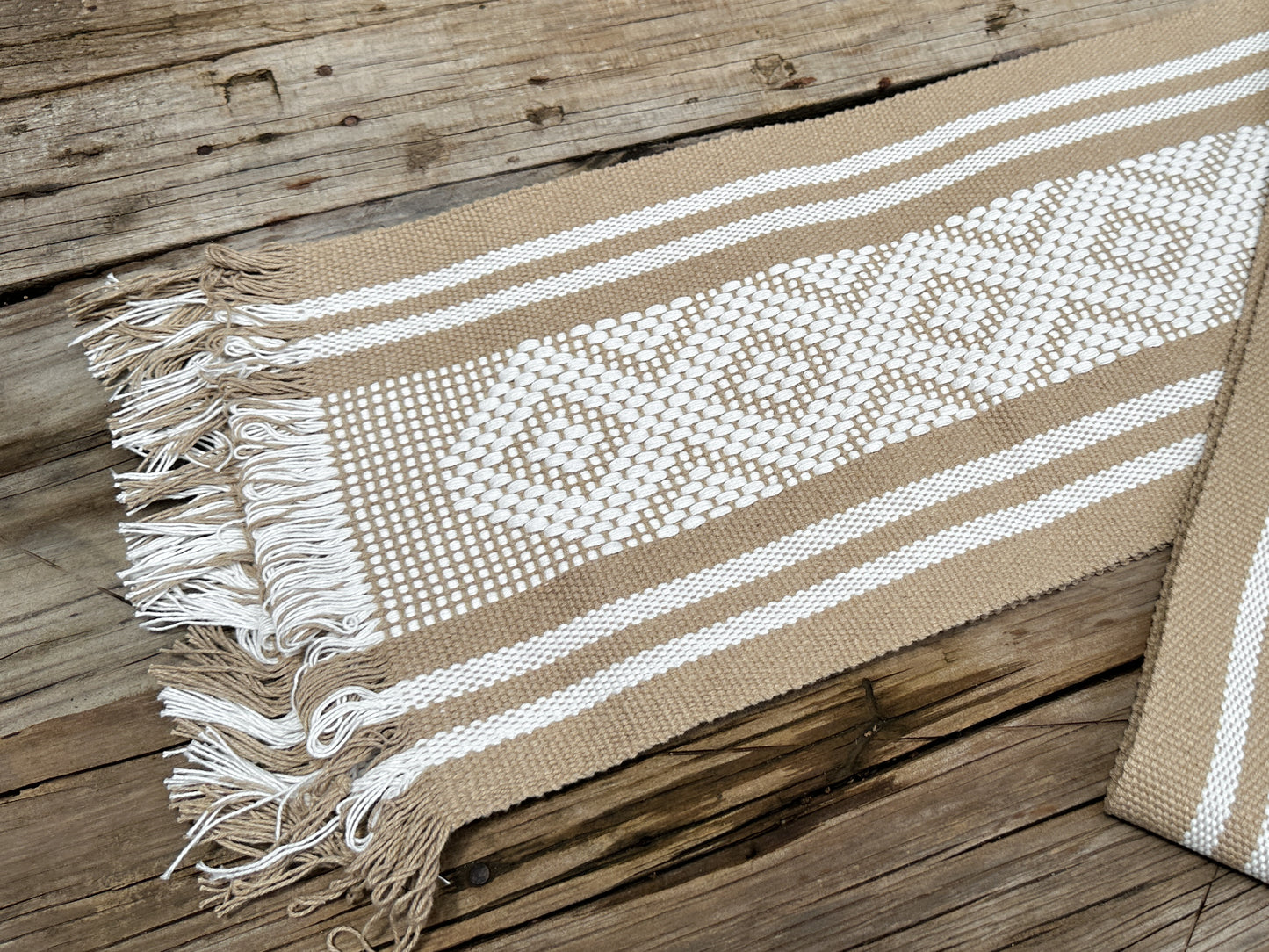 Luz Jalieza Table Runner