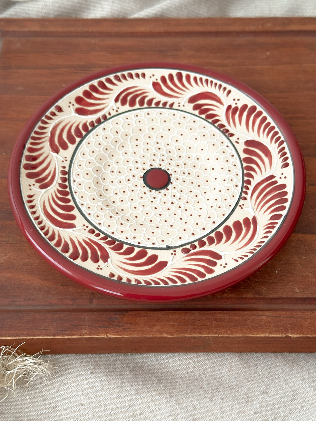 PRE-ORDER Raíces Red Wine Dessert Plate (SHIPS IN APPROX. 6-12 WEEKS)