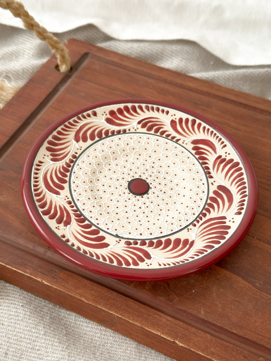 PRE-ORDER Raíces Red Wine Dessert Plate (SHIPS IN APPROX. 6-12 WEEKS)