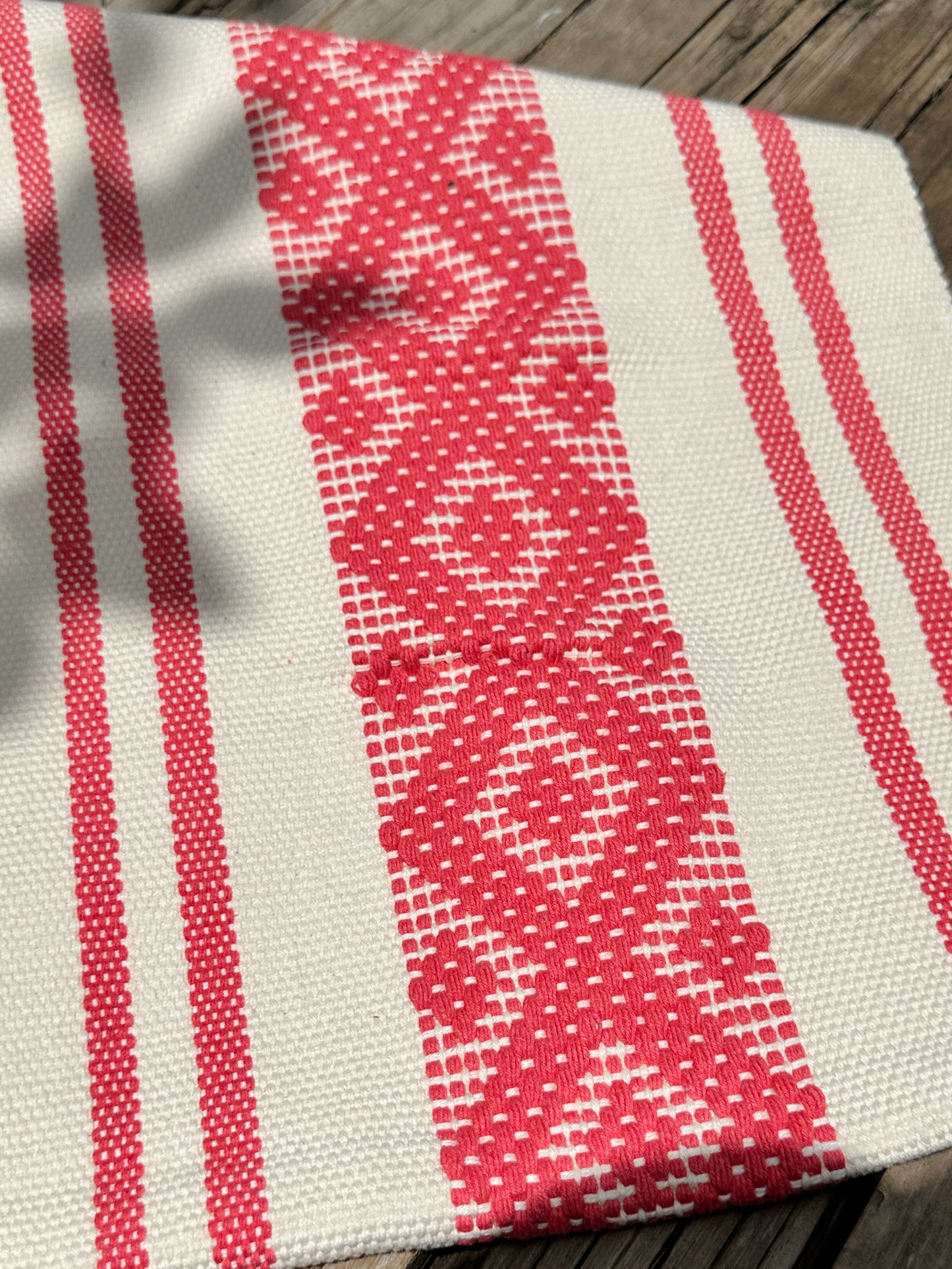 Primavera Jalieza Table Runner