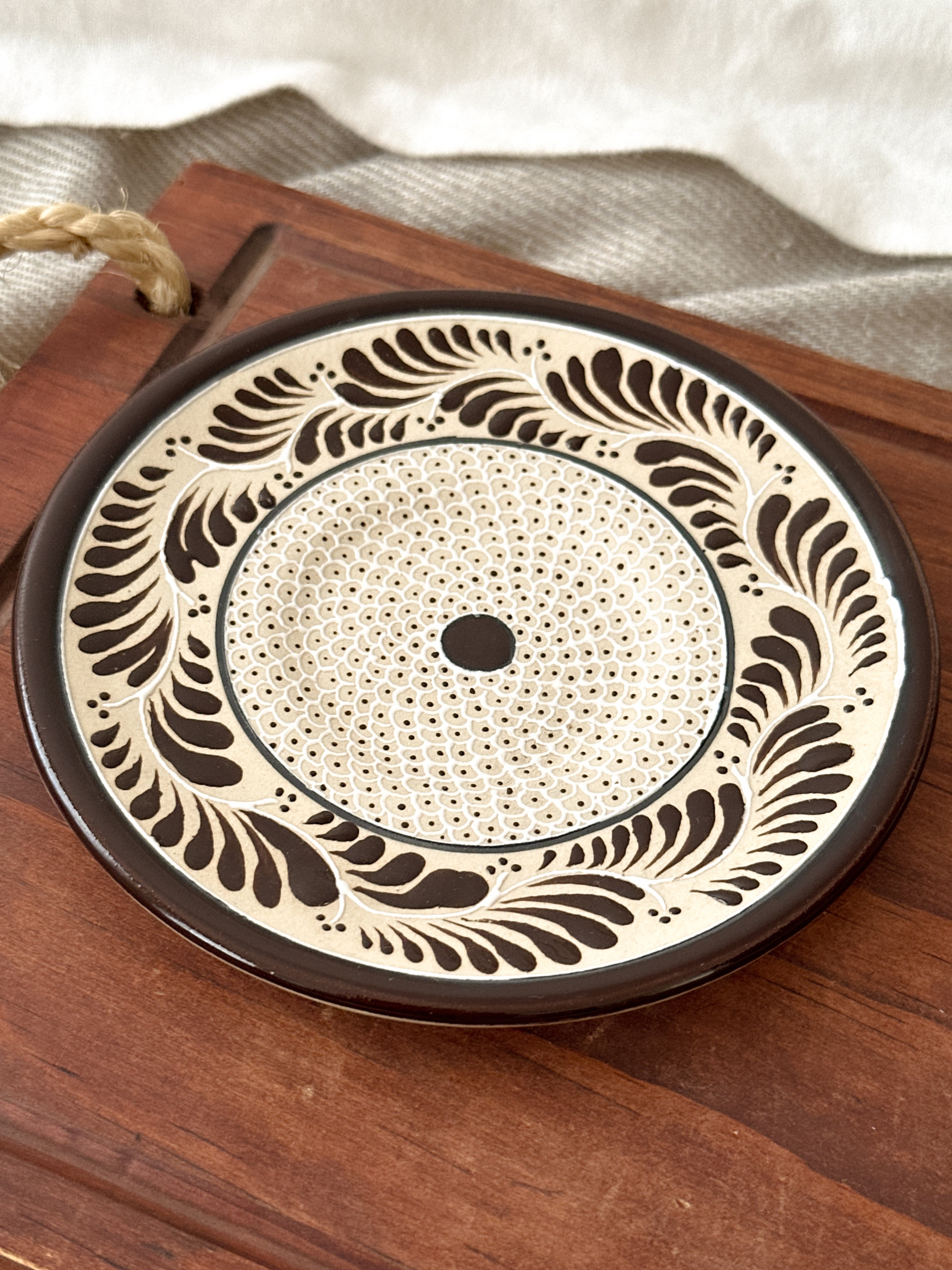 PRE-ORDER Raíces Brown Dessert Plate (SHIPS IN APPROX. 6-12 WEEKS)