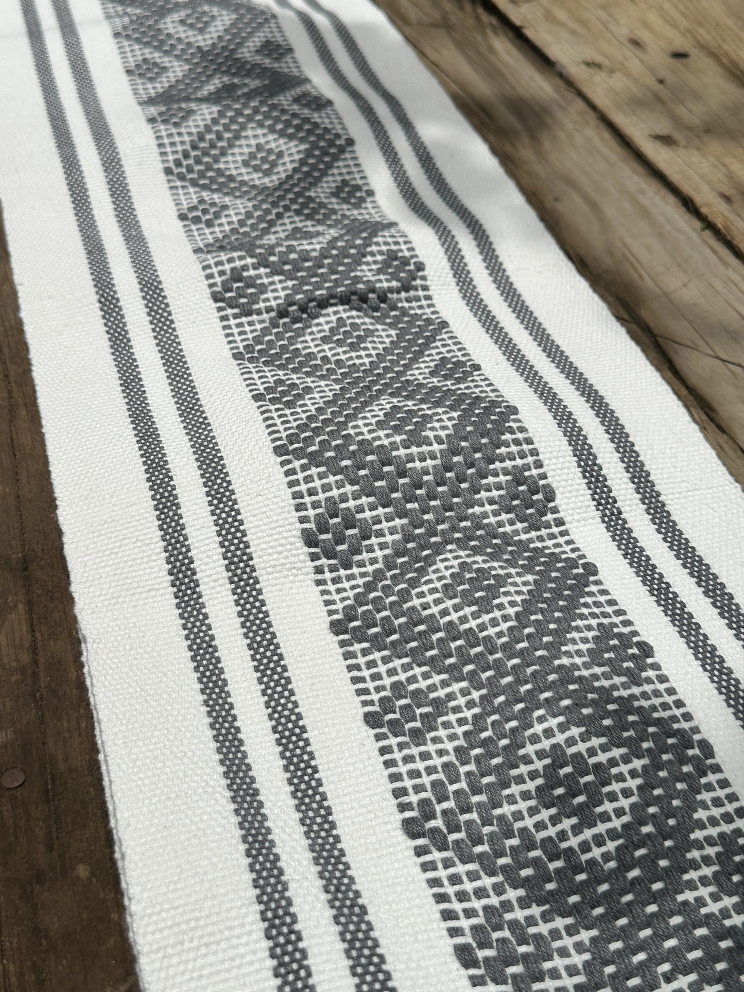 Sierra Jalieza Table Runner