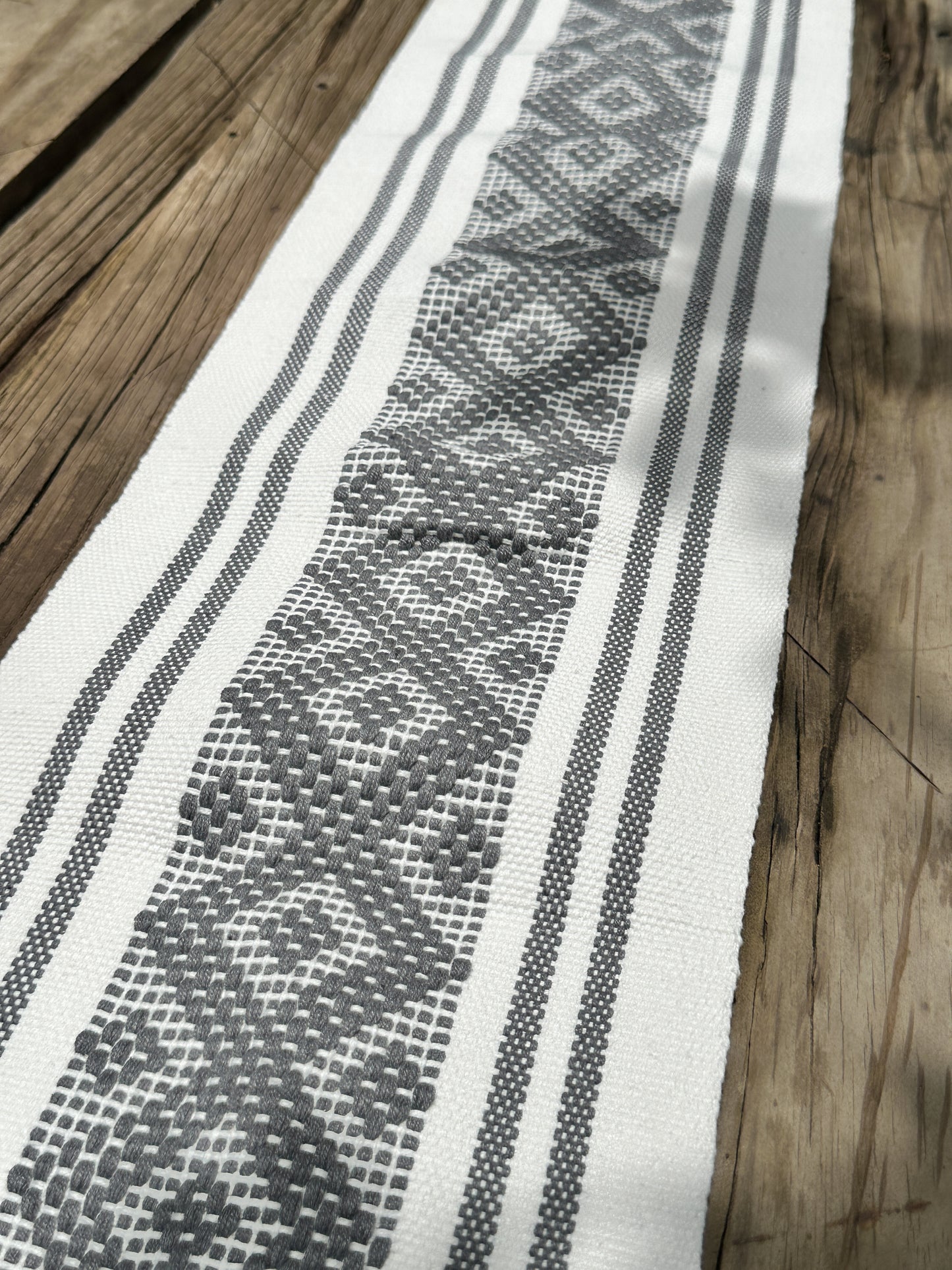 Sierra Jalieza Table Runner