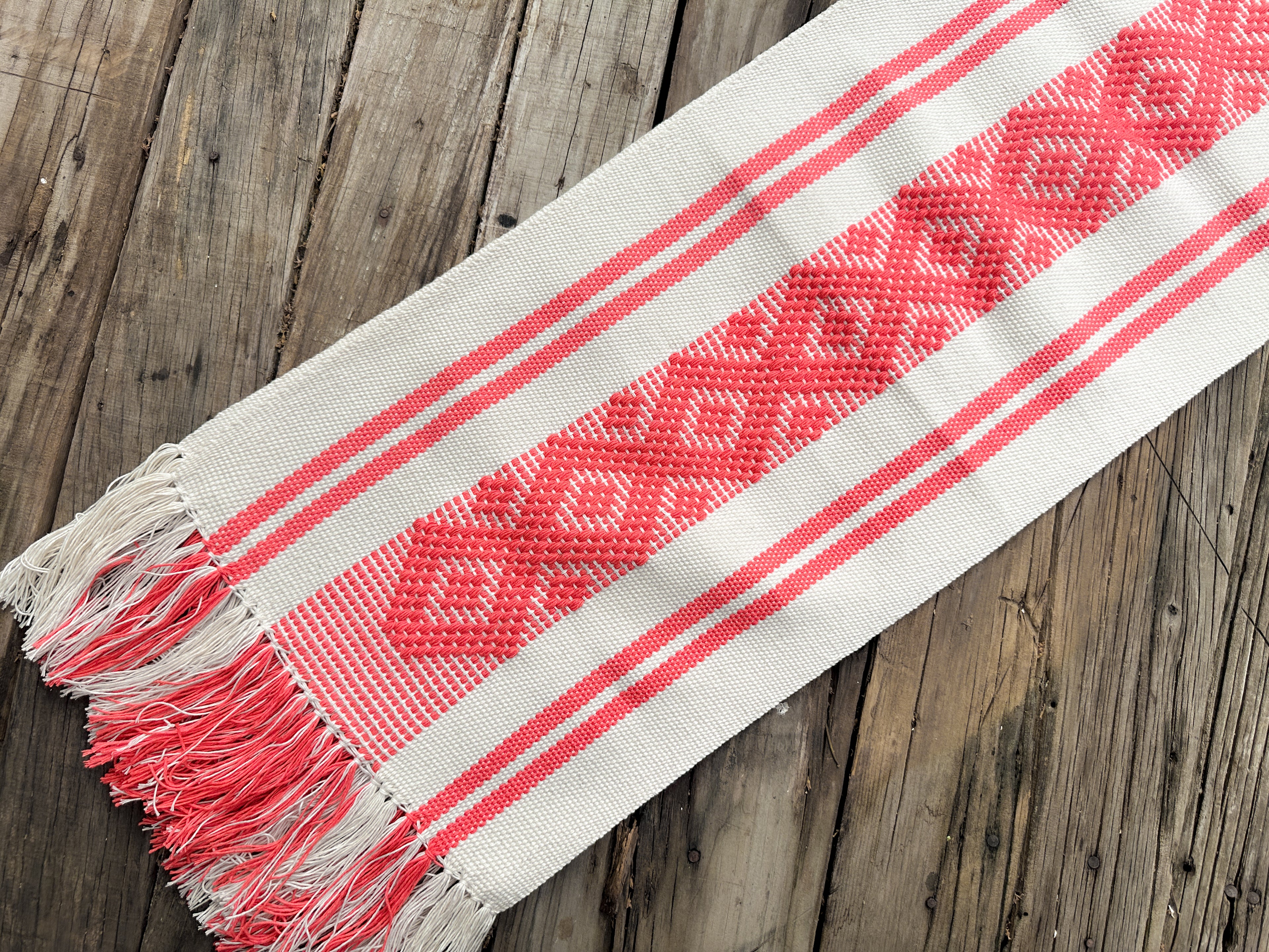 Primavera Jalieza Table Runner