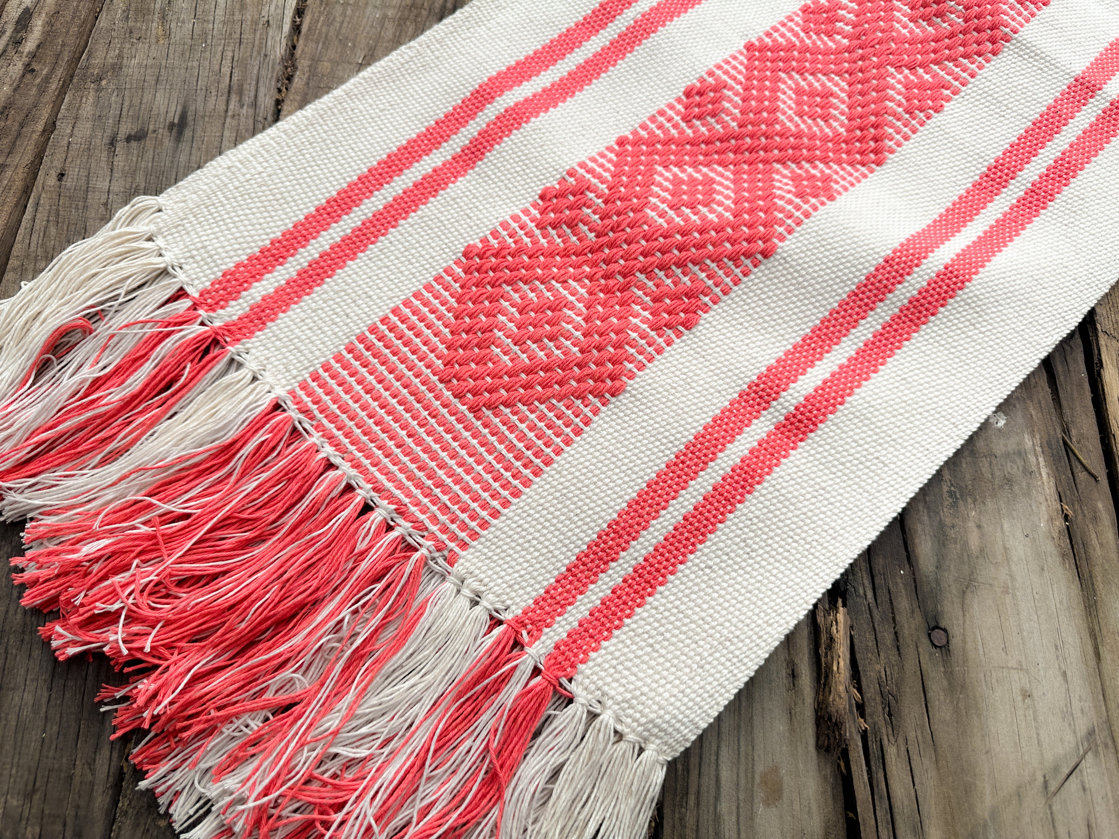 Primavera Jalieza Table Runner