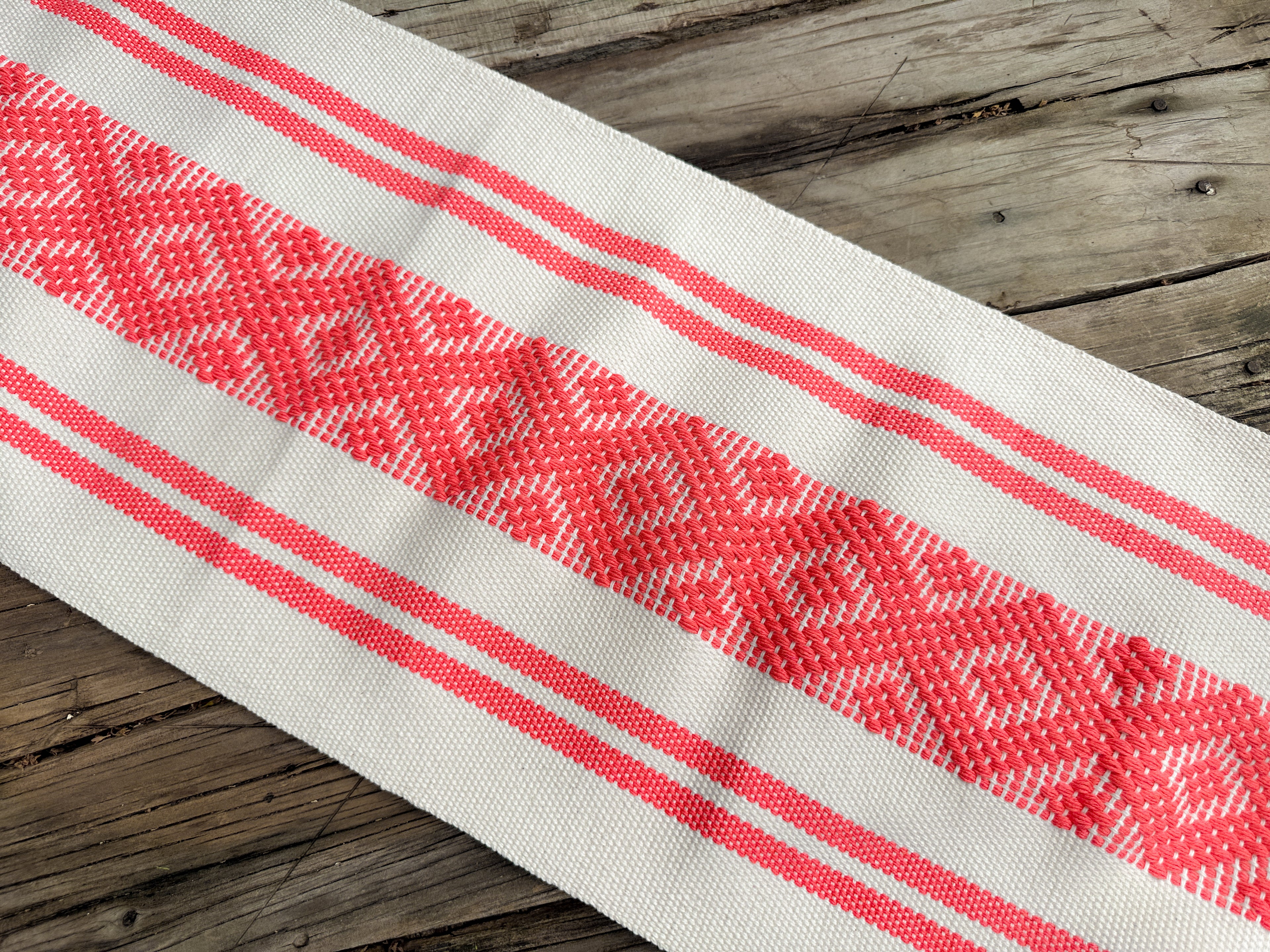 Primavera Jalieza Table Runner