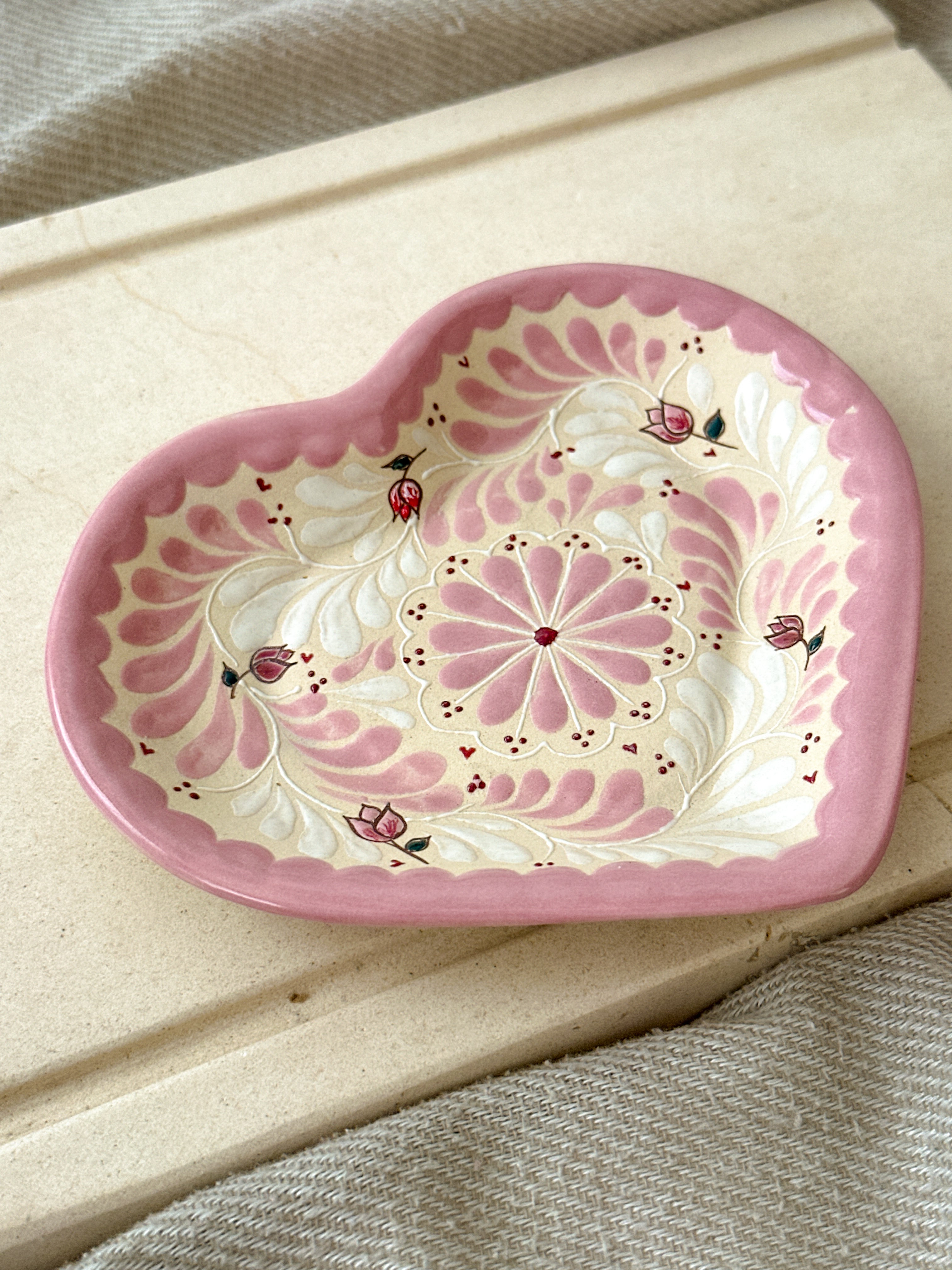 PRE-ORDER Tulip Heart Dessert Plate (SHIPS IN APPROX. 6-12 WEEKS)