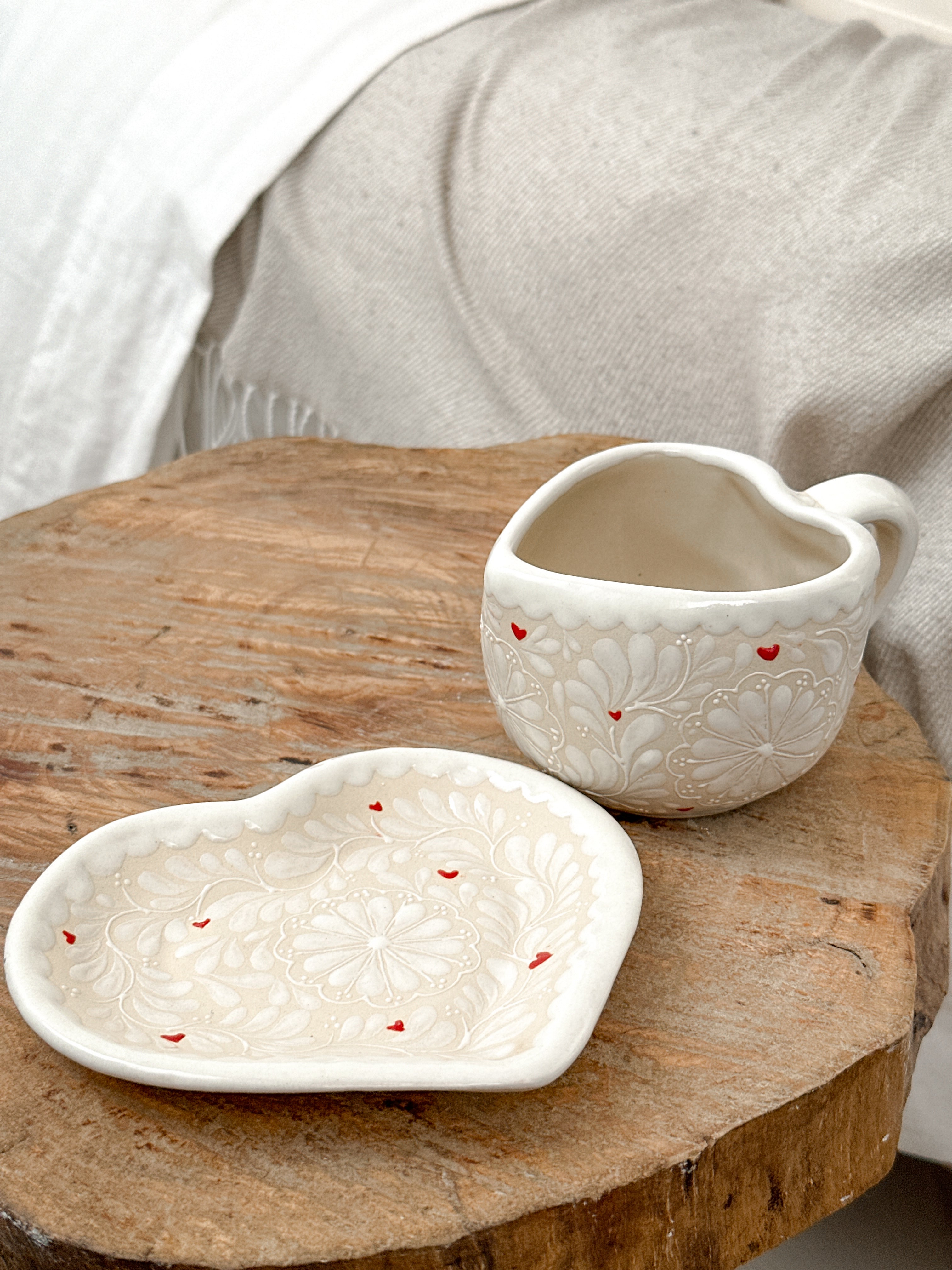 PRE-ORDER Amorcito Mug And Plate Set (SHIPS IN APPROX. 6-12 WEEKS)