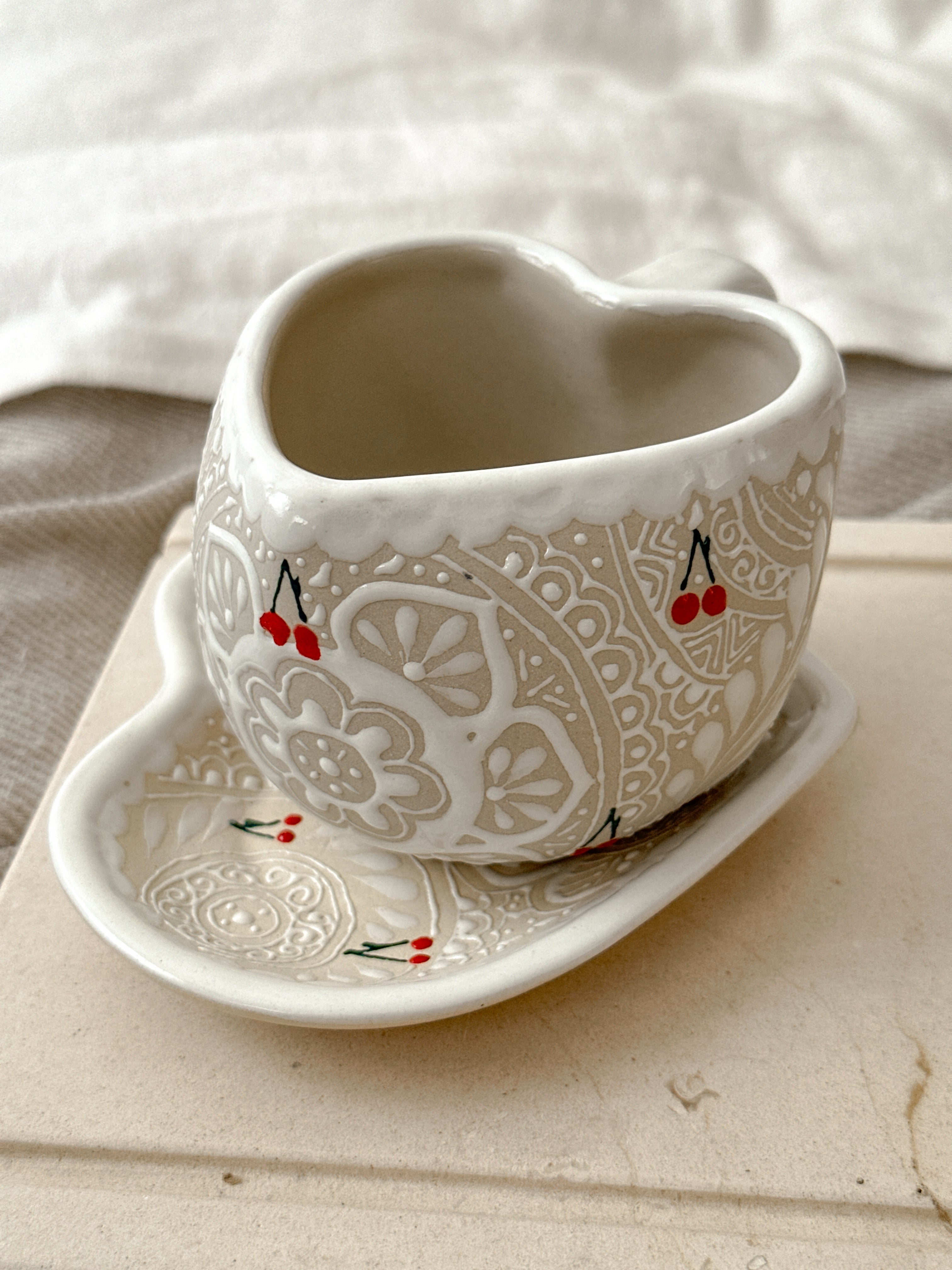 Juego de taza y plato de cerezas en preventa (envío en aproximadamente 6 a 12 semanas)