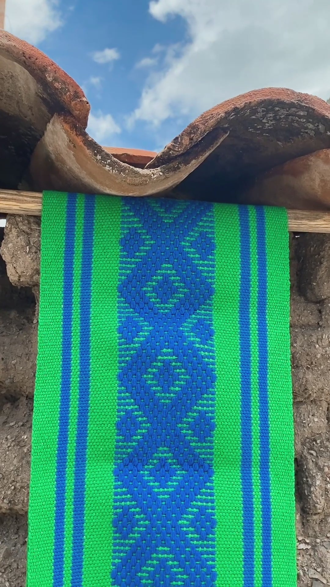 Isla Jalieza Table Runner