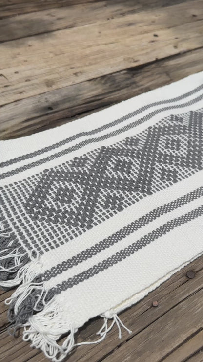 Sierra Jalieza Table Runner