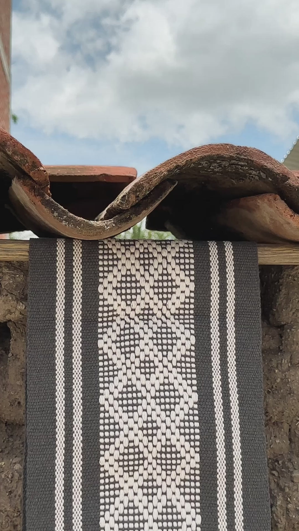 Otoño Jalieza Table Runner