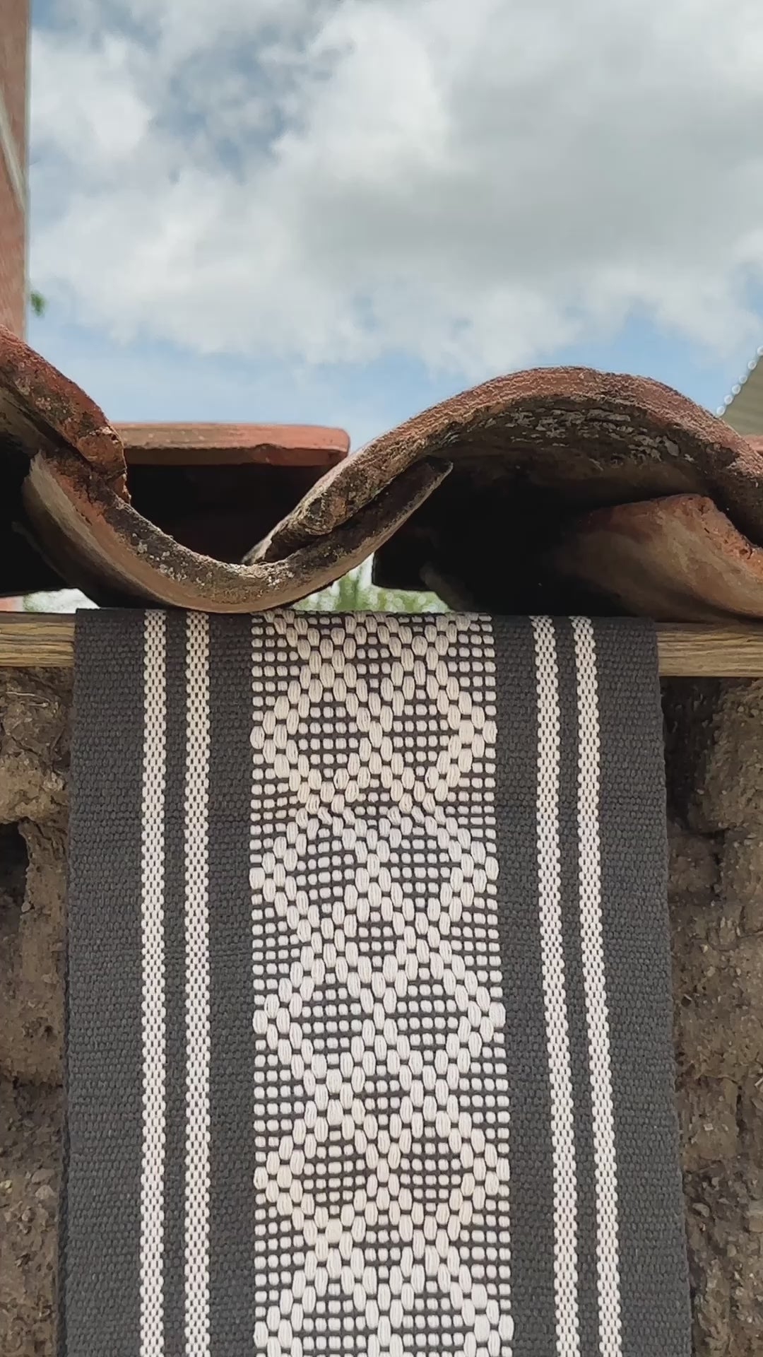 Otoño Jalieza Table Runner