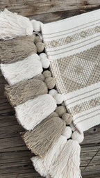 Paz Jalieza Table Runner